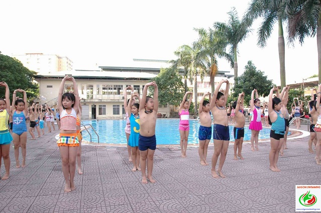 5 bước khởi động an toàn trước khi xuống nước dành cho trẻ nhỏ